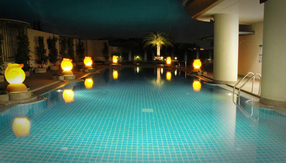 Viva Garden Serviced Residencia Bangkok Exterior foto