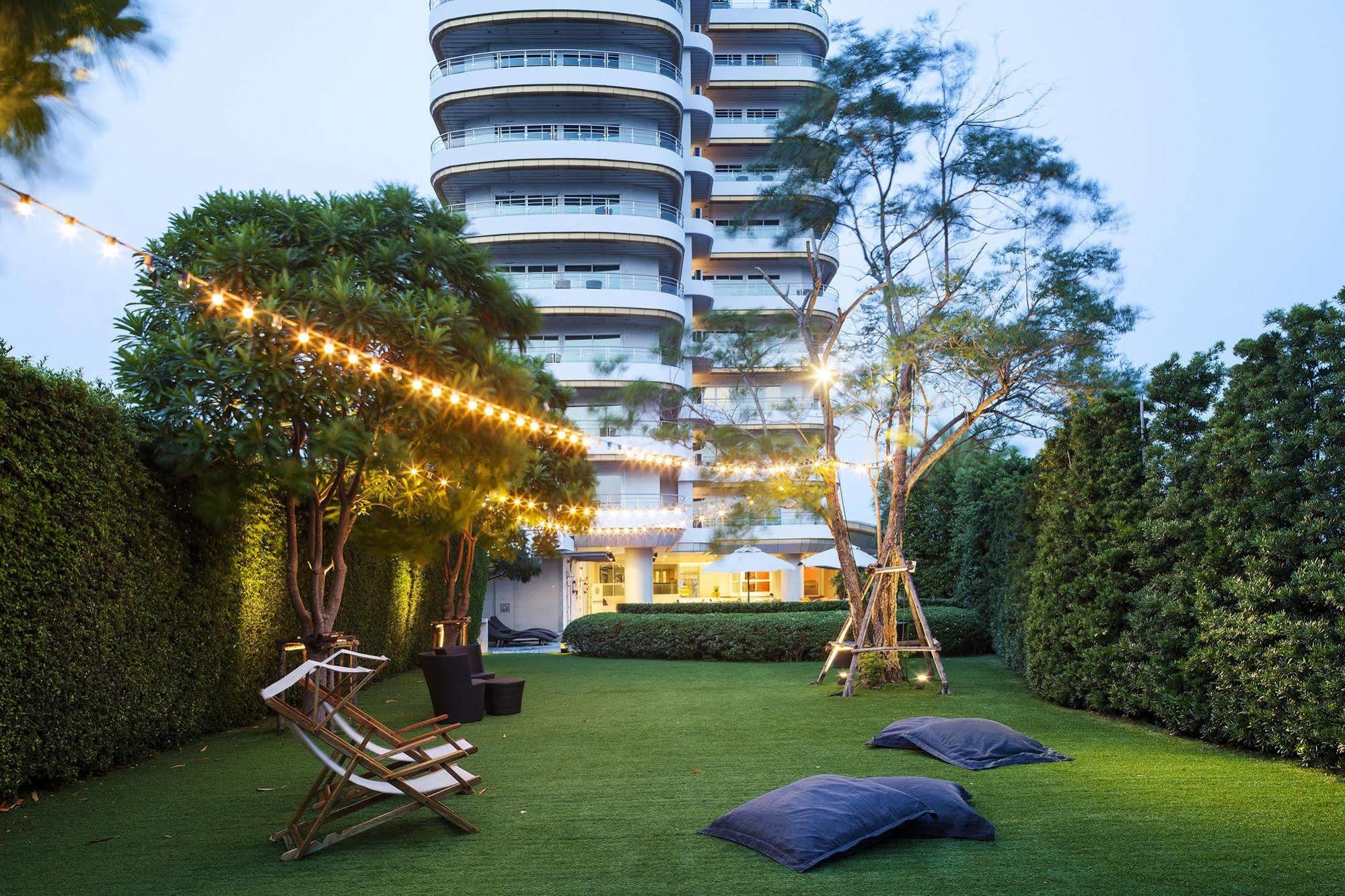 Viva Garden Serviced Residencia Bangkok Exterior foto