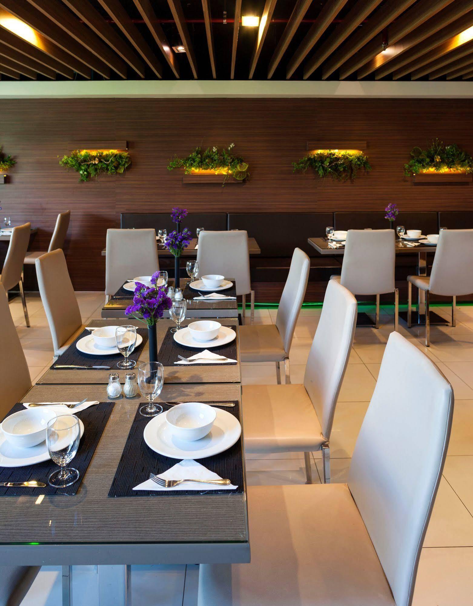 Viva Garden Serviced Residencia Bangkok Exterior foto